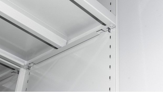 Внутрішня конструкція архівного стелажа з металевими полицями, п