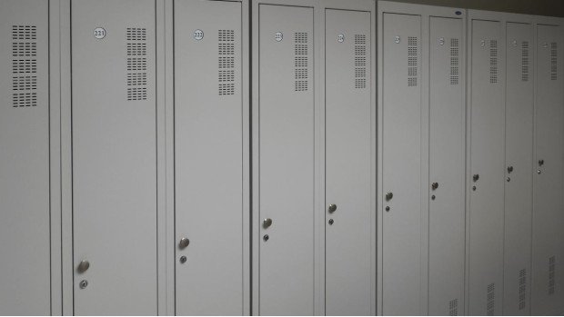 Шафи для одягу та роздягальні