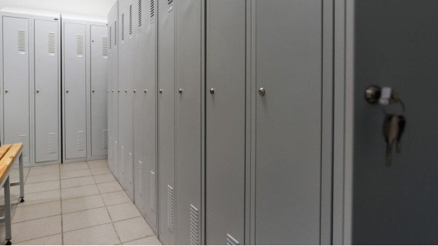 Шафи для одягу та роздягальні