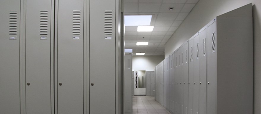 Фото одягових шаф металевих для роздягальні. Фото одягових шаф металевих для роздягальні